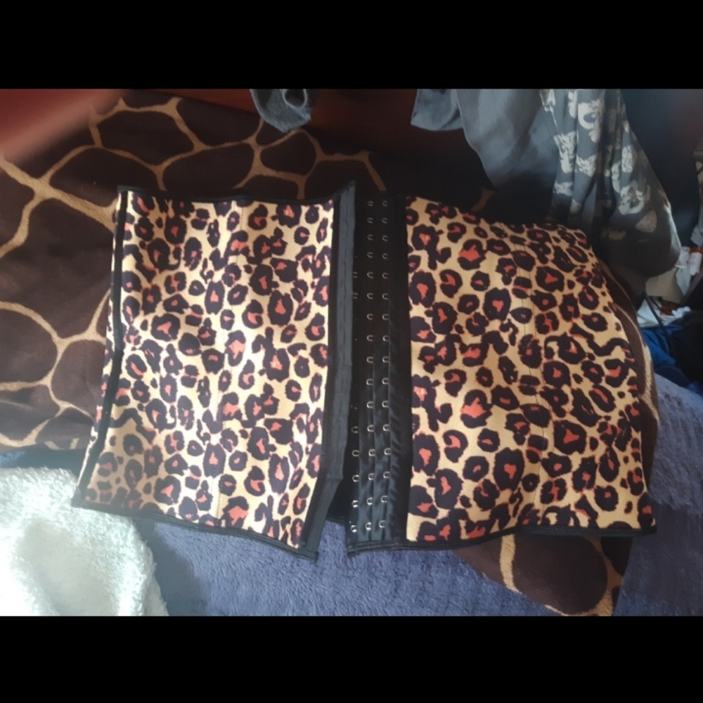 Waist trainer